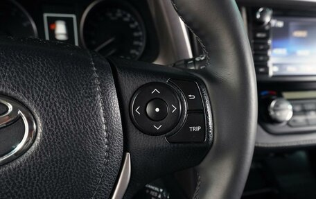 Toyota RAV4, 2017 год, 2 600 000 рублей, 24 фотография