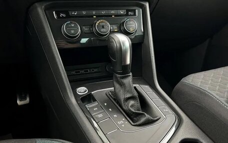 Volkswagen Tiguan II, 2020 год, 2 200 000 рублей, 12 фотография