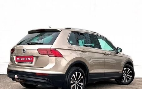 Volkswagen Tiguan II, 2020 год, 2 200 000 рублей, 2 фотография