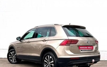 Volkswagen Tiguan II, 2020 год, 2 200 000 рублей, 4 фотография