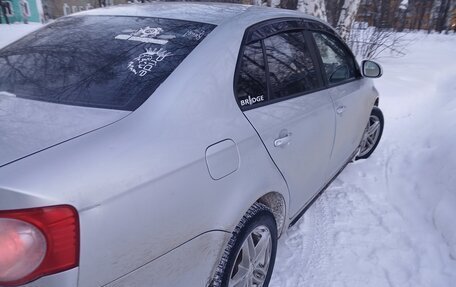 Volkswagen Jetta VI, 2010 год, 750 000 рублей, 2 фотография