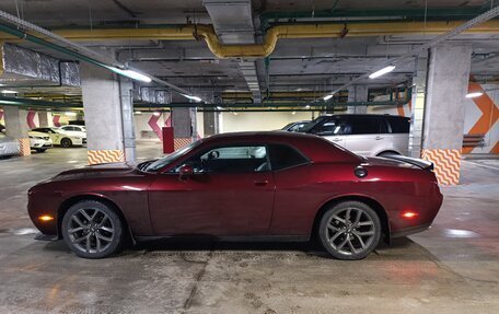 Dodge Challenger III рестайлинг 2, 2020 год, 3 800 000 рублей, 8 фотография