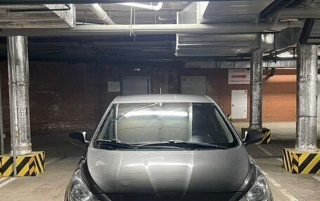 Hyundai Solaris II рестайлинг, 2013 год, 550 000 рублей, 2 фотография