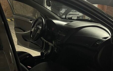 Hyundai Solaris II рестайлинг, 2013 год, 550 000 рублей, 12 фотография