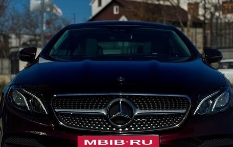 Mercedes-Benz E-Класс, 2019 год, 3 900 000 рублей, 5 фотография