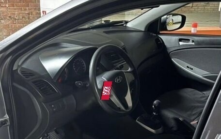 Hyundai Solaris II рестайлинг, 2013 год, 550 000 рублей, 9 фотография