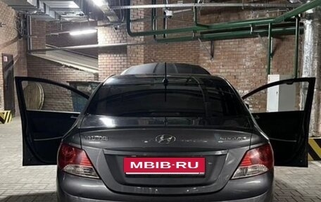 Hyundai Solaris II рестайлинг, 2013 год, 550 000 рублей, 13 фотография