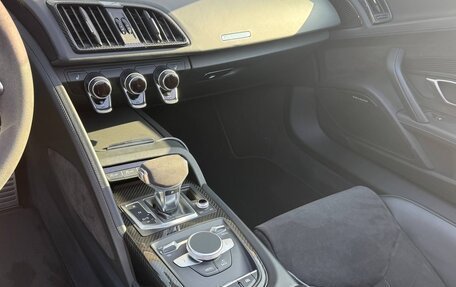 Audi R8, 2020 год, 18 500 000 рублей, 11 фотография