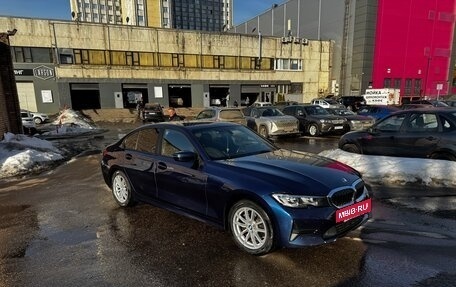 BMW 3 серия, 2019 год, 2 850 000 рублей, 3 фотография