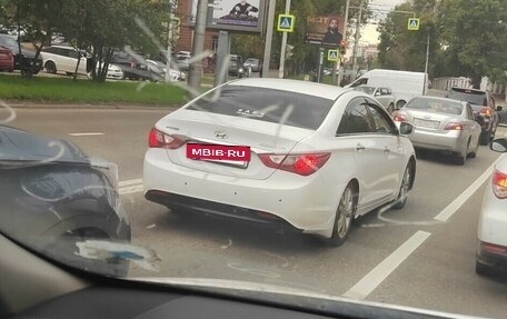 Hyundai Sonata VI, 2011 год, 650 000 рублей, 5 фотография