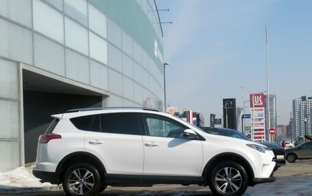 Toyota RAV4, 2017 год, 2 150 000 рублей, 4 фотография