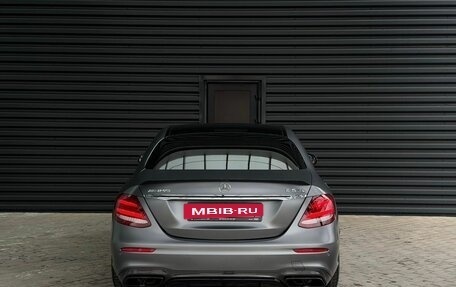 Mercedes-Benz E-Класс AMG, 2017 год, 9 000 000 рублей, 4 фотография