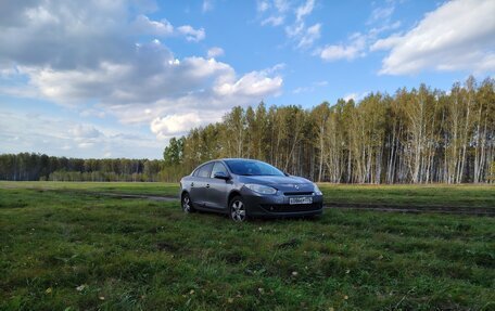 Renault Fluence I, 2012 год, 650 000 рублей, 2 фотография