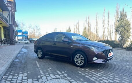 Hyundai Solaris II рестайлинг, 2021 год, 1 300 000 рублей, 2 фотография