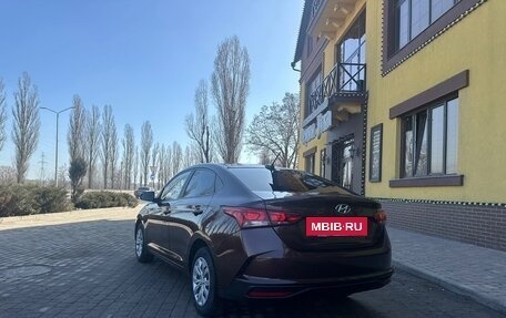 Hyundai Solaris II рестайлинг, 2021 год, 1 300 000 рублей, 4 фотография