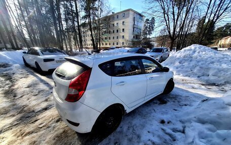 Hyundai Solaris II рестайлинг, 2011 год, 710 000 рублей, 10 фотография