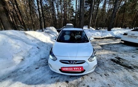 Hyundai Solaris II рестайлинг, 2011 год, 710 000 рублей, 5 фотография