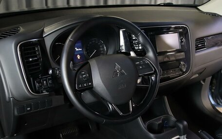 Mitsubishi Outlander III рестайлинг 3, 2017 год, 2 149 000 рублей, 8 фотография