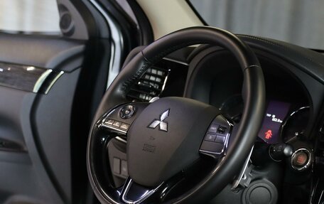 Mitsubishi Outlander III рестайлинг 3, 2017 год, 2 149 000 рублей, 9 фотография