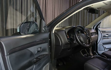 Mitsubishi Outlander III рестайлинг 3, 2017 год, 2 149 000 рублей, 7 фотография