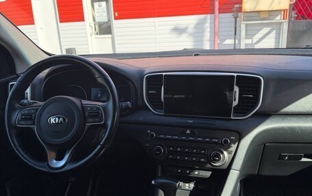 KIA Sportage IV рестайлинг, 2018 год, 2 400 000 рублей, 11 фотография