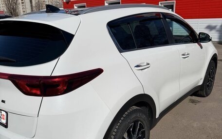 KIA Sportage IV рестайлинг, 2018 год, 2 400 000 рублей, 6 фотография