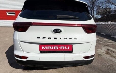 KIA Sportage IV рестайлинг, 2018 год, 2 400 000 рублей, 5 фотография