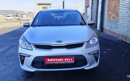 KIA Rio IV, 2018 год, 975 000 рублей, 1 фотография