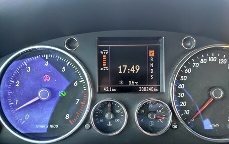 Volkswagen Touareg III, 2004 год, 620 000 рублей, 5 фотография