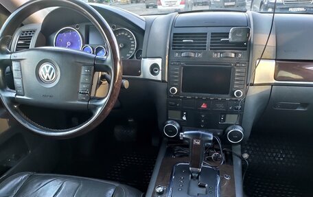 Volkswagen Touareg III, 2004 год, 620 000 рублей, 15 фотография