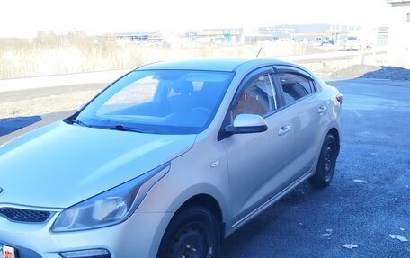 KIA Rio IV, 2018 год, 975 000 рублей, 2 фотография