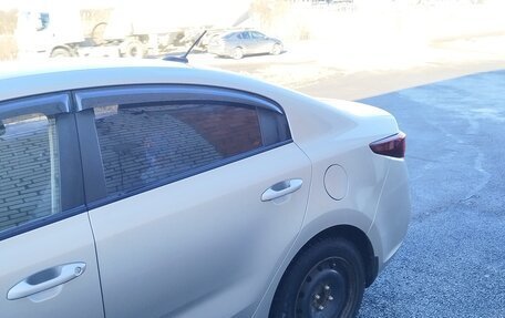 KIA Rio IV, 2018 год, 975 000 рублей, 3 фотография