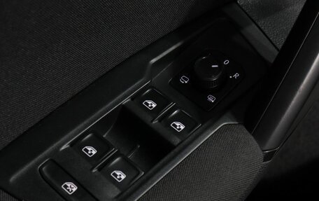 Volkswagen Tiguan II, 2019 год, 2 590 000 рублей, 12 фотография