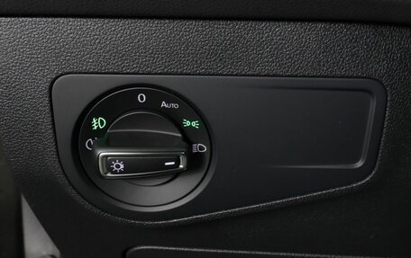 Volkswagen Tiguan II, 2019 год, 2 590 000 рублей, 13 фотография