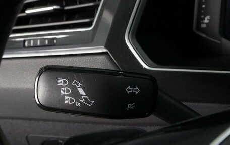 Volkswagen Tiguan II, 2019 год, 2 590 000 рублей, 17 фотография