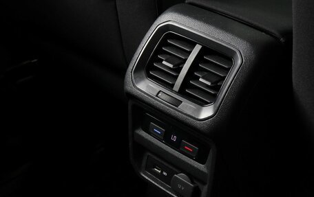 Volkswagen Tiguan II, 2019 год, 2 590 000 рублей, 26 фотография