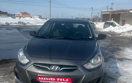 Hyundai Solaris II рестайлинг, 2011 год, 396 000 рублей, 2 фотография