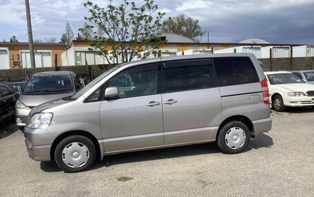 Toyota Noah III, 2002 год, 1 150 000 рублей, 5 фотография