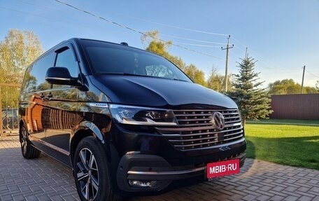 Volkswagen Multivan T6 рестайлинг, 2019 год, 5 370 000 рублей, 1 фотография