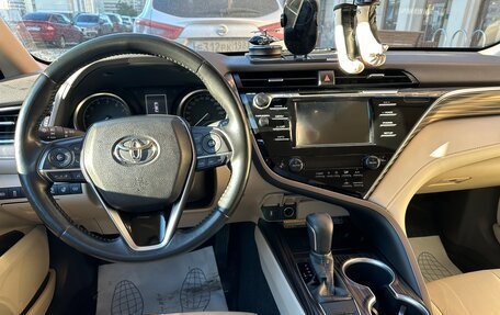 Toyota Camry, 2019 год, 2 650 000 рублей, 9 фотография