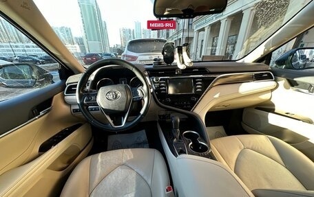 Toyota Camry, 2019 год, 2 650 000 рублей, 8 фотография