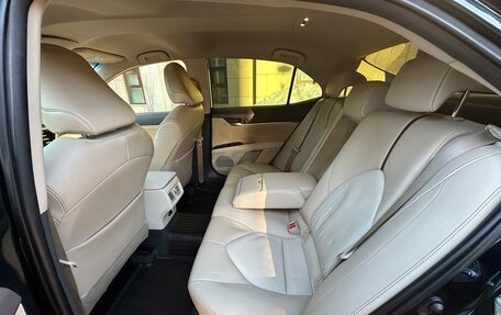 Toyota Camry, 2019 год, 2 650 000 рублей, 17 фотография