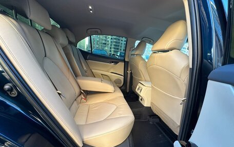 Toyota Camry, 2019 год, 2 650 000 рублей, 18 фотография