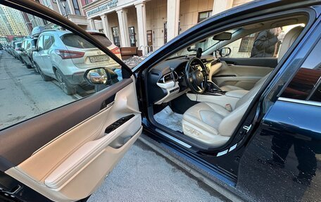 Toyota Camry, 2019 год, 2 650 000 рублей, 16 фотография