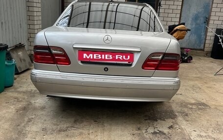 Mercedes-Benz E-Класс, 2002 год, 780 000 рублей, 3 фотография