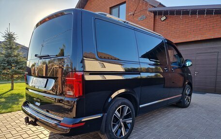 Volkswagen Multivan T6 рестайлинг, 2019 год, 5 370 000 рублей, 2 фотография