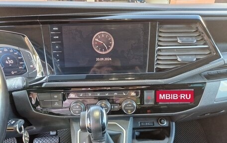 Volkswagen Multivan T6 рестайлинг, 2019 год, 5 370 000 рублей, 7 фотография