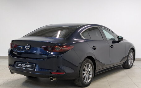Mazda 3, 2019 год, 2 100 000 рублей, 19 фотография
