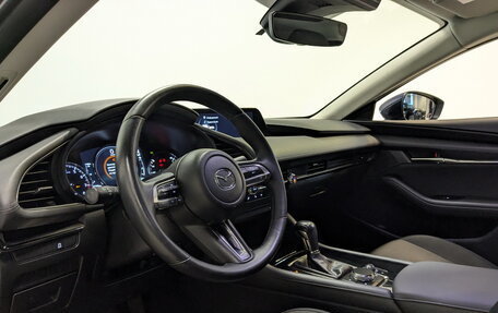 Mazda 3, 2019 год, 2 100 000 рублей, 24 фотография