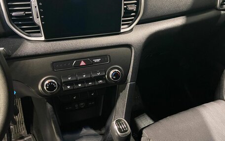 KIA Sportage IV рестайлинг, 2018 год, 2 350 000 рублей, 27 фотография